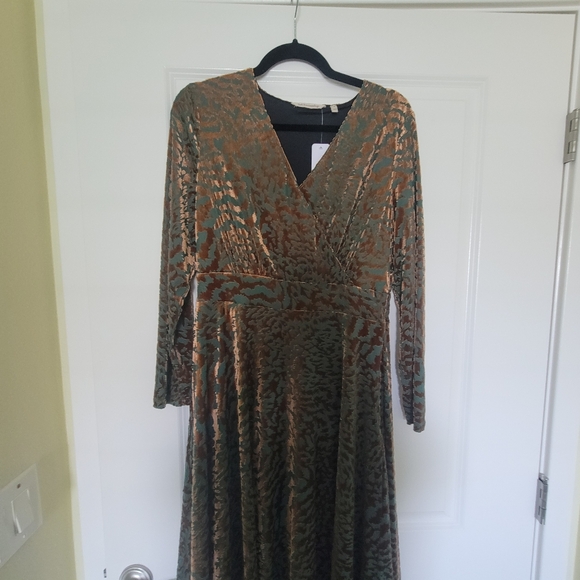 Brand New With Tag Size Medium Elegant Brown and Green Dress - Picture 9 of 12